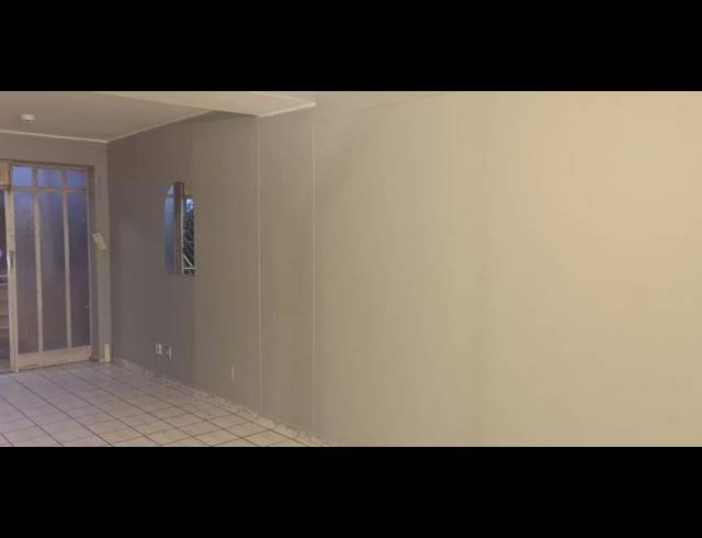 2 BEDROOM PROPERTY TO RENT IN RHODESFIELD